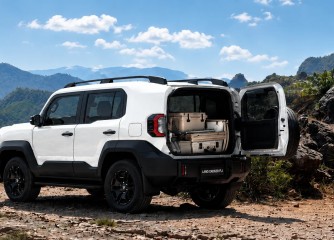 LAND CRUISER FJ -  Thiết kế cửa hậu mở ngang