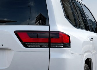 Land Cruiser 300 -  Cụm đèn sau