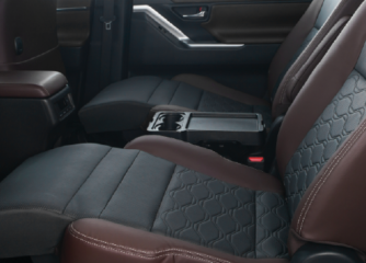 INNOVA CROSS HEV -  Ghế thương gia