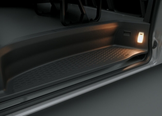 HIACE ĐỘNG CƠ DẦU -  Bục bước chân