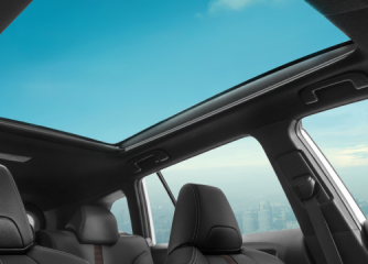 COROLLA CROSS 1.8V -  Kính trần toàn cảnh