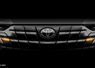 ALPHARD HEV -  Lưới tản nhiệt