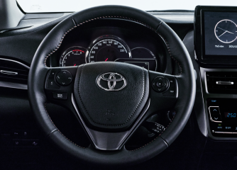 VIOS 1.5E MT -  Tay lái