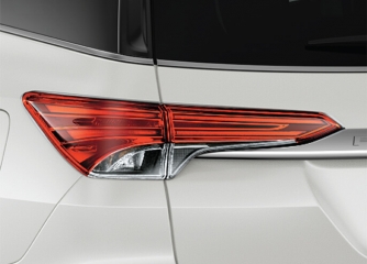 FORTUNER 2.4AT 4X2 -  Cụm đèn sau