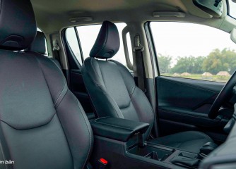 HILUX STANDARD 2.8 4x2 MT -  Ghế ngồi bọc da
