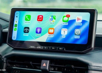 HILUX STANDARD 2.8 4x2 MT -  Màn hình cảm ứng 12.3 inch