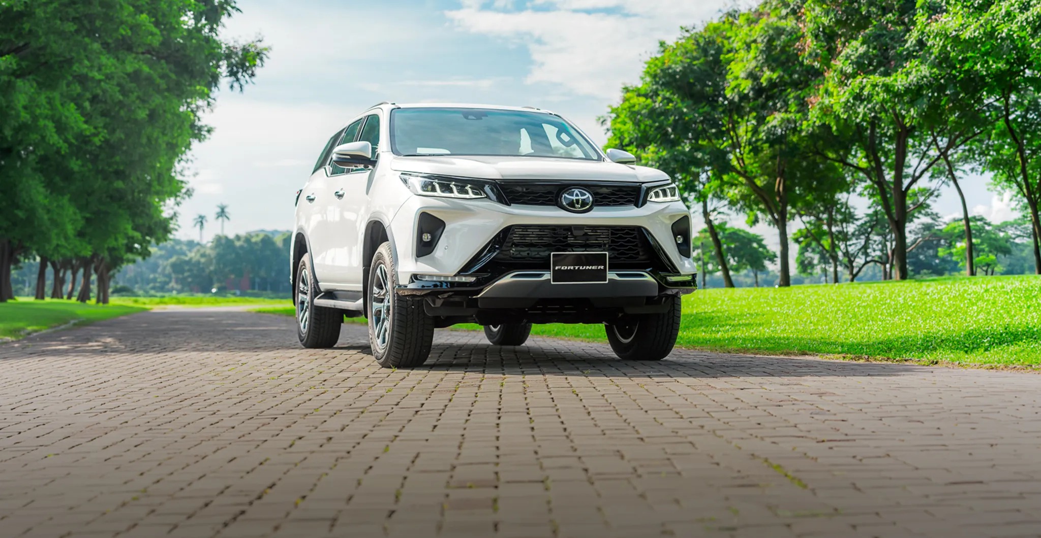 FORTUNER LEGENDER 2.7AT 4x2 - 